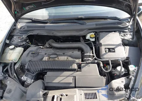 2011 Volvo S40 T5/T5 R-Design z USA, uszkodzony, nr VIN YV1672MS9B2543152